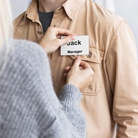 Insigne de poitrine magnétique personnalisé prix étiquette nominative magnétique aimant de 2 aimants en néodyme pour porte-badge d'identification