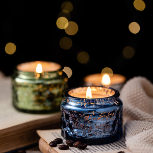 Elegante Vela Aromática en Frasco de Vidrio Metálico Martillado con Tapa, Velas de Diseño para <span class=keywords><strong>Decoración</strong></span> de Fiestas - Product Image 1