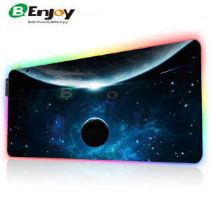 Tapis de jeu XXL RGB personnalisé imprimé, base en caoutchouc souple antidérapante avec design rétroéclairé pour gamer, couleur RVB complète en stock - Product Image 2