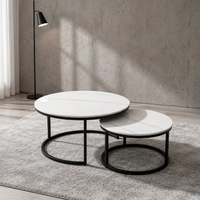 Ensemble de tables basses gigognes modernes et minimalistes, table basse ronde en pierre frittée, structure métallique, mobilier de salon