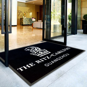 Tapete de Goma Personalizado con Sublimación Navideña, Tapete de Piso con Logotipo Impreso en 3D, Tapete de Diseño para Entrada, Alfombra para Exteriores - Product Image 1