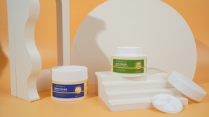 La Mejor Crema Facial Vegana Antienvejecimiento con Centella Asiática para Piel Seca con Beneficios de Piel Radiante y Blanqueamiento - Product Image 5