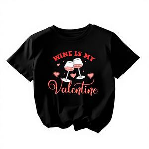 T-shirt imprimé pour femme Wine Is My Valentine, décontracté et ludique pour la Saint-Valentin, manches courtes, col rond, 100% coton jersey, motif cœur - Product Image 1