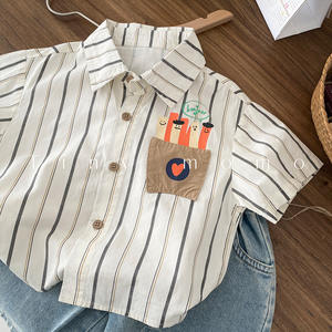 Chemise d'é<span class=keywords><strong>t</strong></span>é pour garçons 2026 Nouveaux vêtements pour enfants Haut polyvalent à manches courtes rayé Style coréen pour tout-petits Vêtements élégants - Product Image 3