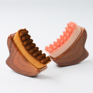 Pinceaux de contouring facial en fibres synthétiques avec manche imitation bois pour le modelage et le <span class=keywords><strong>massage</strong></span> du <span class=keywords><strong>visage</strong></span> – Vente en gros usine - Product Image 1