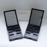 Boîtes de palette de maquillage vides en plastique recyclable ABS à 8 trous carrés noirs pour fards à paupières et blush avec fente pour pinceau et miroir
