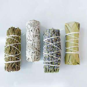Kit <span class=keywords><strong>de</strong></span> Sahumerio <span class=keywords><strong>de</strong></span> Salvia Blanca Hecho a Mano con Palo Santo, Romero, Lavanda y Hojas <span class=keywords><strong>de</strong></span> <span class=keywords><strong>Eucalipto</strong></span> - Caja <span class=keywords><strong>de</strong></span> Regalo Aromática para Sahumerio - Product Image 6