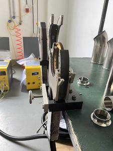 Machine de soudage orbital de tubes avec têtes de soudage orbitales fermées et alimentation électrique - Product Image 2