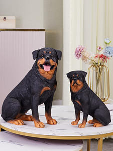 פסלון כלב רוטוויילר ריאליסטי עשוי שרף לגינה, פטיו או חצר, קישוט לבית או למשרד. - Product Image 2