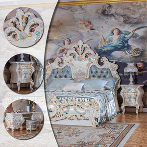 Lit King Size de Luxe Royal en Bois Tufté, Peint 3D Motif Rose, Style Classique Turc, en Soie Bleu Glacé, pour Villa et Palais - Product Image 2