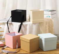 Boîte à fleurs en papier d'emballage cadeau portable personnalisée, seau à fleurs, boîte à roses pour la Saint-Valentin avec corde, fête de mariage