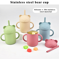Gobelet à paille en silicone de qualité alimentaire et acier inoxydable 304 pour enfants - gobelet à eau avec doubles poignées pour une facilité de consommation.