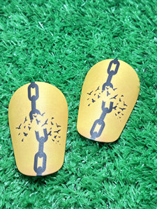 Mini Espinilleras de Fútbol Impermeables para Jóvenes con Logo Personalizado Equipo de Protección de Fútbol - Product Image 3