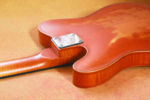 <span class=keywords><strong>Guitarra</strong></span> Eléctrica Yunzhi Archtop, Hecha a Mano, Tapa de Abeto Macizo Tallada, Diapasón de Ébano, Fondo/Lados de Arce Flameado, Cuerpo Hueco, S/H - Product Image 5