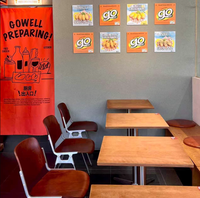 Ensemble de salle à manger rétro de style mi-siècle moderne pour restauration rapide, tables et chaises de café de qualité commerciale, sièges de style scolaire vintage pour restaurant