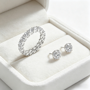 แหวนแต่งงานทองคำแท้ 14K งานแฮนด์เมด ดีไซน์ Eternity Love Band ประดับเพชรแล็บโกรว์ 3 มม. คุณภาพ D/VVS ทรงบริลเลียนต์ ฝังแบบ Prong Set - Product Image 3