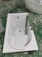 Offres Spéciales Personnes Âgées Walk-In Jacuzzis Baignoire Luxe Personnes Âgées Smart Bubble Massage Baignoire Porte Ouvrable Handicapé Baignoire Carrée