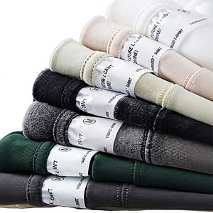 T-shirt unisexe décontracté à col ras du cou et manches courtes, coupe oversize, épaules tombantes, 100 % coton épais 300 g/m², écoresponsable, avec impression frontale - Product Image 2