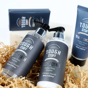 Kit de soins corporels de marque privée dans un panier en fil métallique pour le rasage du corps et la main rafraîchissante odeur de boisé coffret cadeau de bain naturel pour homme - Product Image 3