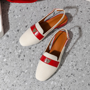 <span class=keywords><strong>Scarpe</strong></span> Slingback Intrecciate <span class=keywords><strong>Bianche</strong></span> e Rosse Xuanhui da <span class=keywords><strong>Donna</strong></span>, Punta Tonda, Tacco Basso 2,5 cm, Fibbia con Testa di Leone in Metallo, Décolleté Casual da Ufficio - Product Image 4