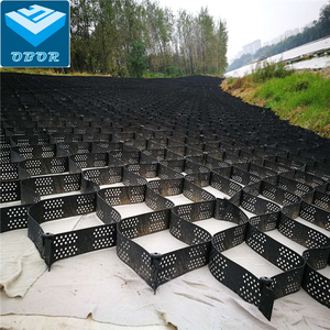 Grille géocellulaire <span class=keywords><strong>en</strong></span> HDPE à emboîtement <span class=keywords><strong>de</strong></span> 100 mm <span class=keywords><strong>de</strong></span> profondeur pour <span class=keywords><strong>mur</strong></span> <span class=keywords><strong>de</strong></span> soutènement et amélioration des fondations <span class=keywords><strong>de</strong></span> sols molles <span class=keywords><strong>en</strong></span> extérieur - Product Image 1