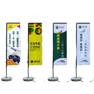 Nuevas Ideas de productos 2024 Banderas promocionales Banners con logotipo Personalizado Impresión de un solo lado Bandera de plumas Kit de poste Banderas de playa en ángulo