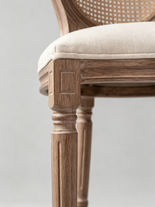 Silla de Comedor Moderna MR-DC709 de Madera Maciza con Respaldo de Ratán, Asiento Tapizado en Tela Suave, Patas Torneadas Estables, Certificación BSCI - Product Image 2