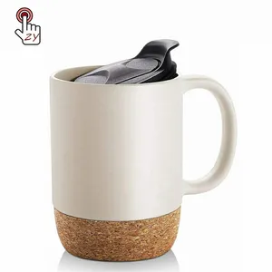 Özel seyahat süblimasyon porselen 15oz büyük seramik kahve kupaları yalıtımlı mantar alt ve sıçrama geçirmez kupa kapağı