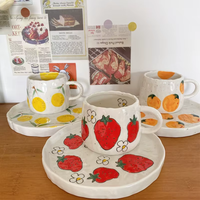 Ensemble tasse et soucoupe en porcelaine céramique peinte à la main, style rétro Ins, pour le thé de l'après-midi, idéal pour cadeau et décoration intérieure.