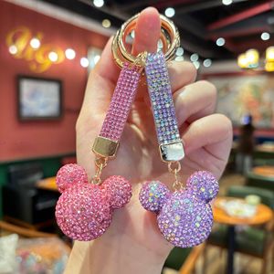 <span class=keywords><strong>Llavero</strong></span> de <span class=keywords><strong>Mickey</strong></span> al por mayor con diamantes completos, bonito y de arcilla con material de diamante, adecuado para pequeños accesorios o colgantes de bolso. - Product Image 2