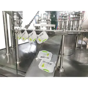 Macchina automatica per l'imballaggio dell'acqua sacchetto di plastica con beccuccio automatico macchina imballatrice per masala