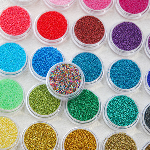 Micro-perles en <span class=keywords><strong>verre</strong></span> transparent colorées pour nail art, écologiques, 0,6-0,8 mm, 4g/pot, pour décoration, bricolage et artisanat féminin - Product Image 1