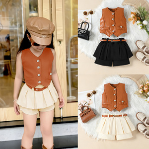 Nuovo Stile Estivo per Ragazze Europee e Americane: Top Senza Maniche in Pelle PU con Scollo a V, Abbinato a Set Finto Due Pezzi - Product Image 2