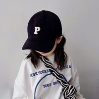 Gepersonaliseerde kinderpet met P-letter, baseballcap voor jongens en meisjes, effen kleur, sportief, handgestikte buitenlandse stijl, hiphop