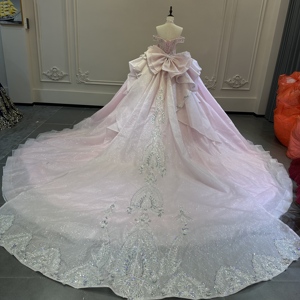 Vestido de Quinceañera Rosa Wx251 para Niñas de 15 Años, Moderno con Escote Corazón, Top de Encaje, Corsé, Brillos y Falda de Princesa con Cola Capilla - Product Image 6