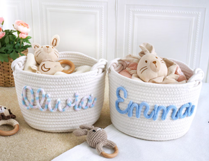 Cesta de almacenamiento de cuerda de algodón tejida a mano con nombre personalizado y patrón de flores bonitas para regalo de Baby Shower Crema Marfil - Product Image 3
