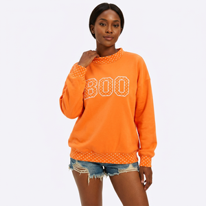 เสื้อสเวตเชิ้ตปักลาย BOO สีส้มสุดฮิตสำหรับผู้หญิง สวมใส่สบาย ลายจุด แต่งสีสันแบบคัลเลอร์บล็อก เหมาะสำหรับฤดูใบไม้ร่วงและฤดูหนาว ชุดวันหยุดสุดเก๋ เสื้อพูลโอเวอร์สำหรับวันฮาโลวีน - Product Image 1
