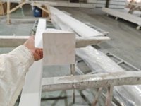 Pièces de rampe d'escalier modernes en bois apprêté blanc pour hôpitaux, hôtels et appartements - Faciles à installer