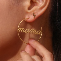 Dreamshow letra grabada declaración exagerada pendientes de moda PVD chapado en oro Acero inoxidable regalo del Día de la madre