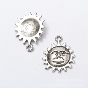 Colgante Celestial de Aleación de Zinc con Diseño de Rayo de Sol y Rostro, en Plata Antigua y Bronce, para Talismán de Adivino del Tarot - Product Image 2