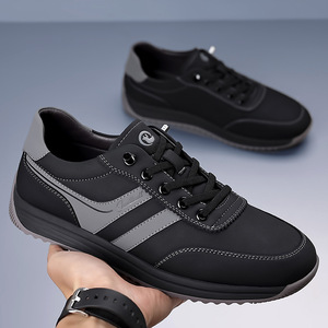 รองเท้าผ้าใบลำลองสีดำสำหรับผู้ชาย พื้นรองเท้าทำจากยางระบายอากาศ พื้นรองเท้าชั้นกลางทำจาก EVA ส้นเตี้ย สไตล์สปอร์ตสำหรับพักผ่อน - Product Image 3