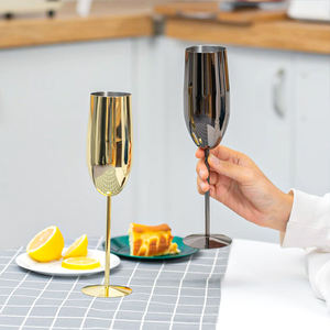 Verre à <span class=keywords><strong>Champagne</strong></span> doré incassable 250ml flûtes à vin <span class=keywords><strong>tulipe</strong></span> tasses en métal de vin mousseux en acier inoxydable pour barre de fête de mariage - Product Image 5