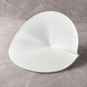 Vajilla Elegante para Fiestas, Plato de Servir para Filetes, Pasta, Postres y Platos Fríos, Plato de Cerámica Blanco Irregular para Restaurante - Product Image 3