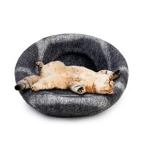 Lit pour chat en feutre de laine minimaliste gris rayé, écologique, respirant, en forme d'œuf, fait main, abri cachette pour animaux de compagnie en laine naturelle