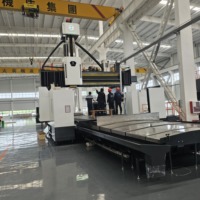 Centre d'usinage à double colonne de type portique Taiwan Dawei/GMC8033, type manuel/CNC, commande FANUC 90 °   Tête de fraisage