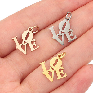 Colgante Pequeño Punk <span class=keywords><strong>de</strong></span> Acero Inoxidable con Letra LOVE, Chapado en Oro <span class=keywords><strong>Verdadero</strong></span> <span class=keywords><strong>de</strong></span> 18K, Pulido, para DIY, Pulsera o Collar - Product Image 4