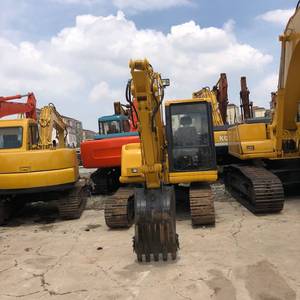 Excavadora de orugas Komatsu a la venta, excavadora de 6 toneladas 60-7, maquinaria usada de movimiento de tierras con componente de motor central - Product Image 3