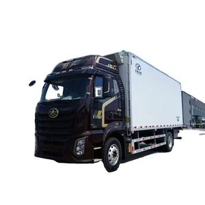Camion frigorifique Dongfeng neuf, diesel, 4x2, transmission manuelle, pour le transport en chaîne du froid et la conservation des légumes - Product Image 1