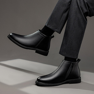 Bottes Martin pour homme, hiver, hauteur cheville, cuir véritable, bout rond, à enfiler, doublure isolante en peluche, semelle extérieure en caoutchouc, style uni - Product Image 3