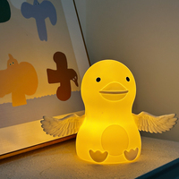 Offre Spéciale Mini Silicone veilleuse mignon dessin animé Angle canard tapoté lumière de couchage pour chambre USB charge lampe à LED